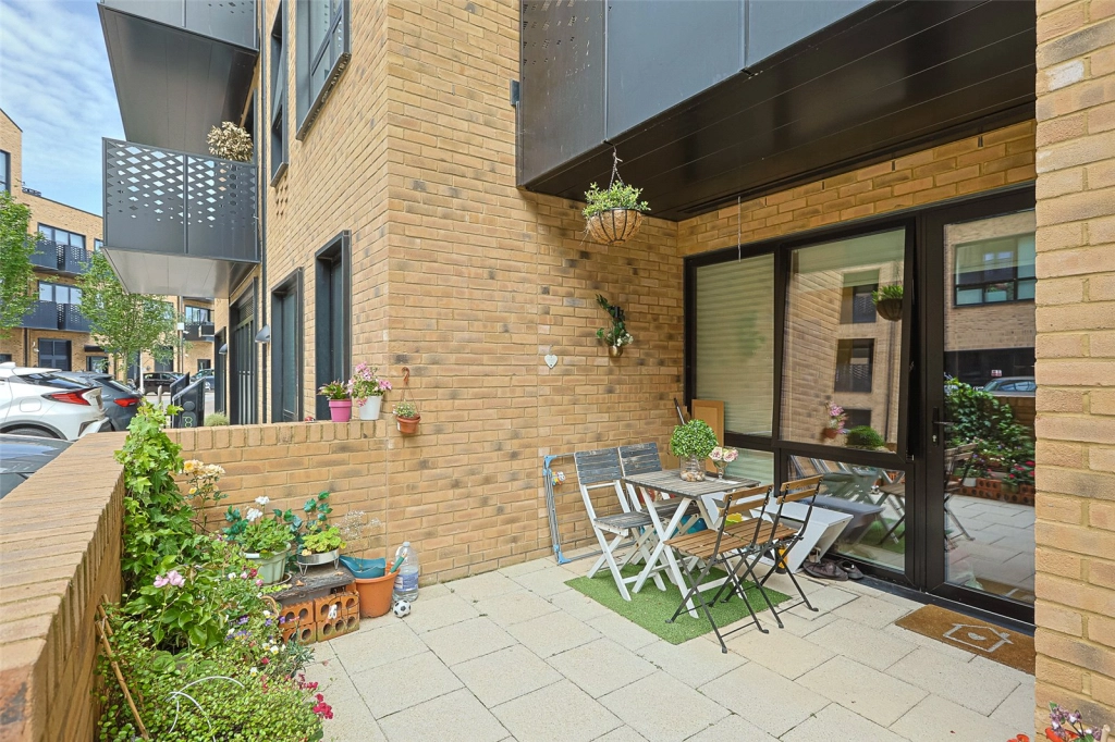 1 bedroom apartments/flats for sale in Middle Road, Ealing - W7 view 4