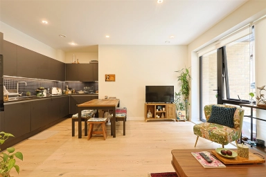 Middle Road, Ealing - W7 view 14