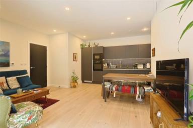 Middle Road, Ealing - W7 view 1