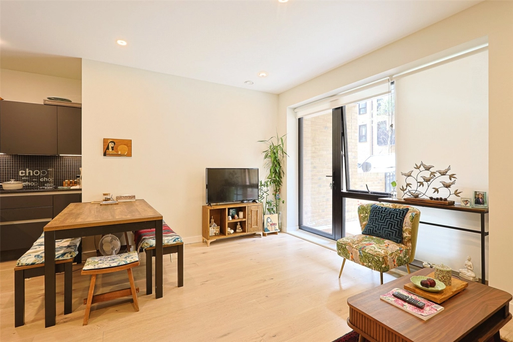 1 bedroom apartments/flats for sale in Middle Road, Ealing - W7 view 12
