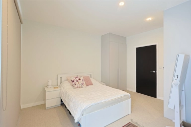 Middle Road, Ealing - W7 view 7