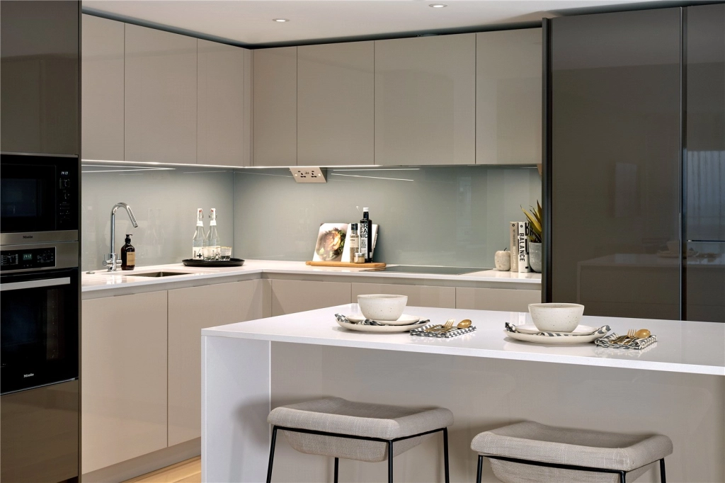 3 bedrooms apartments/flats for sale in Caversham Road, Colindale - NW9 view 4