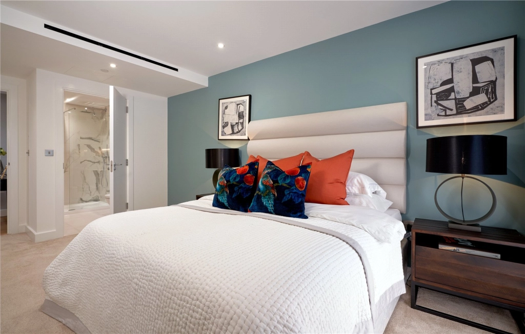 3 bedrooms apartments/flats for sale in Caversham Road, Colindale - NW9 view 6