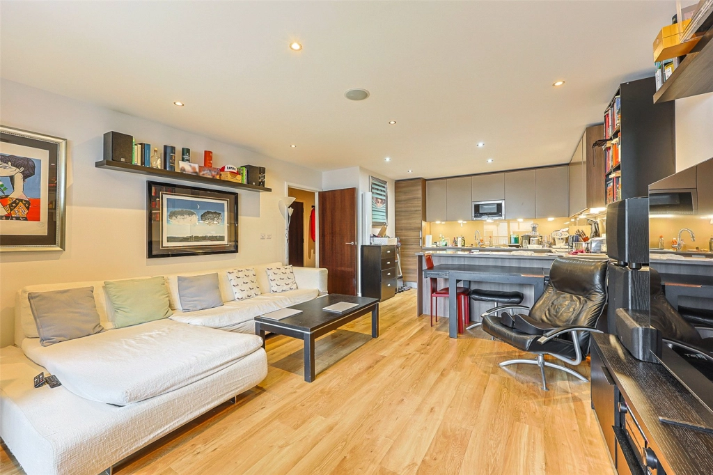 2 bedrooms apartments/flats for sale in Boulevard Drive, Beaufort Park, Colindale - NW9 view 3