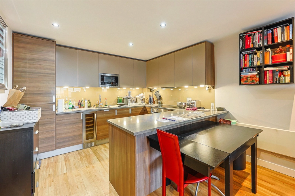 2 bedrooms apartments/flats for sale in Boulevard Drive, Beaufort Park, Colindale - NW9 view 4