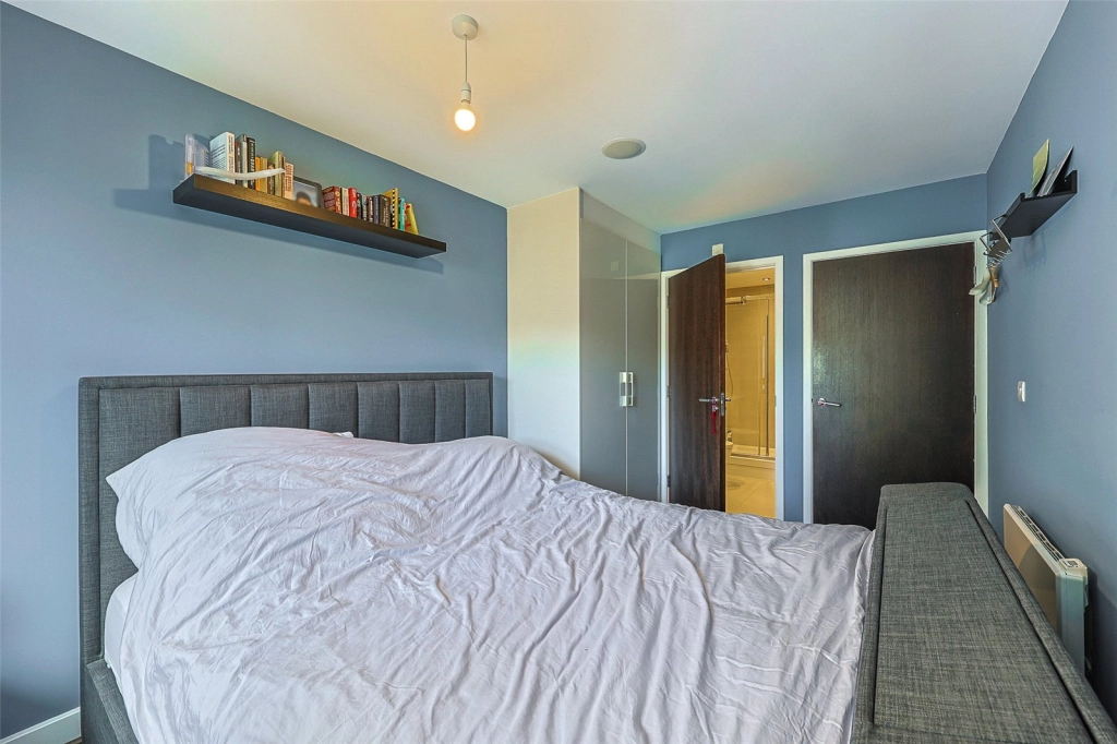 2 bedrooms apartments/flats for sale in Boulevard Drive, Beaufort Park, Colindale - NW9 view 7