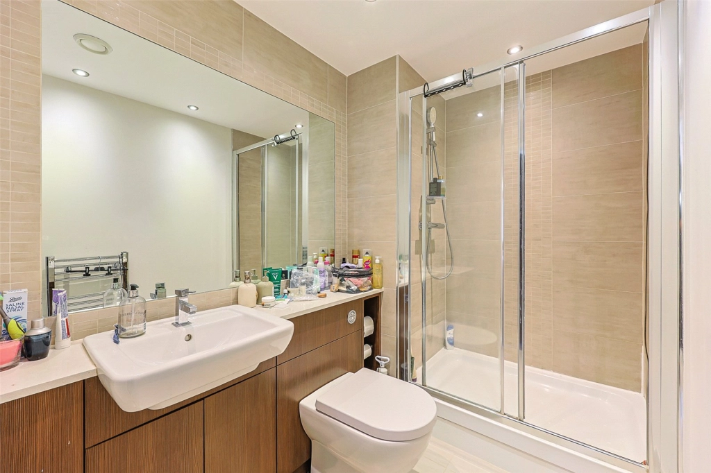 2 bedrooms apartments/flats for sale in Boulevard Drive, Beaufort Park, Colindale - NW9 view 13