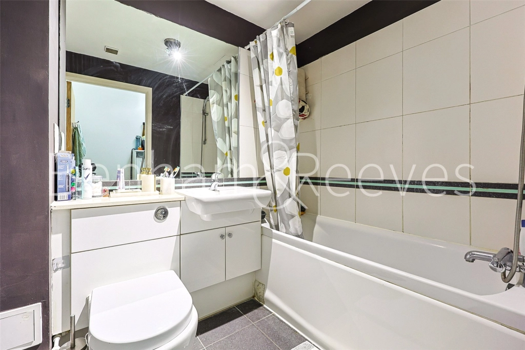 1 bedroom apartments/flats for sale in Heritage Avenue, Beaufort Park, Colindale - NW9 view 8