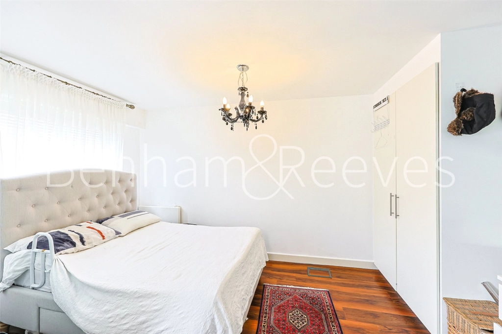 1 bedroom apartments/flats for sale in Heritage Avenue, Beaufort Park, Colindale - NW9 view 11