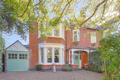 Lynton Road, Acton - W3 view 1