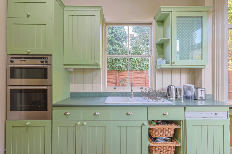 6 bedrooms houses for sale in Lynton Road, Acton - W3 view 14
