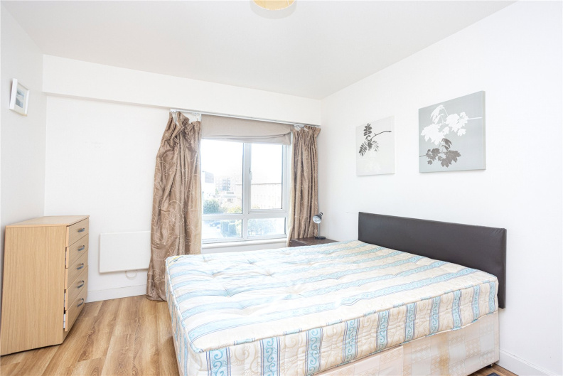 2 bedrooms apartments/flats for sale in Heritage Avenue, London - NW9 view 4
