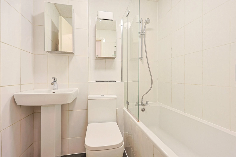 Studio apartments/flats for sale in Vicars Bridge Close, Wembley - HA0 view 5