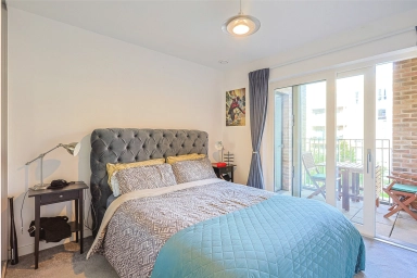 Lismore Boulevard, Colindale Gardens, Colindale - NW9 view 4