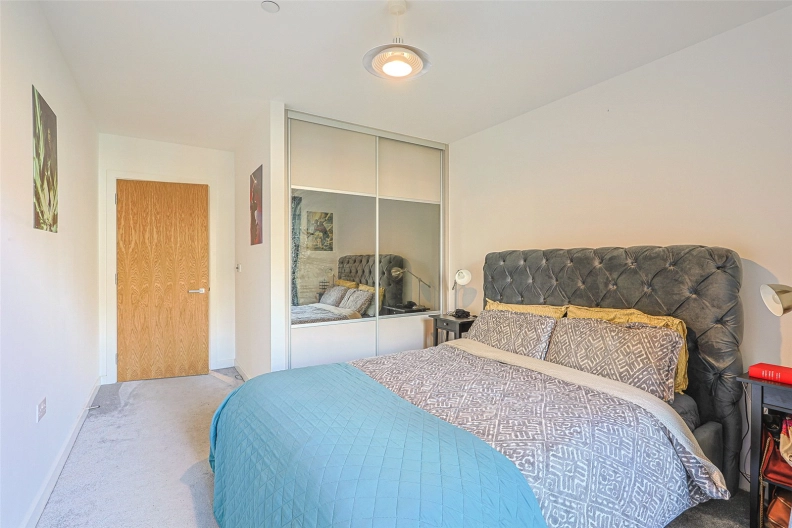 1 bedroom apartments/flats for sale in Lismore Boulevard, Colindale Gardens, Colindale - NW9 view 6
