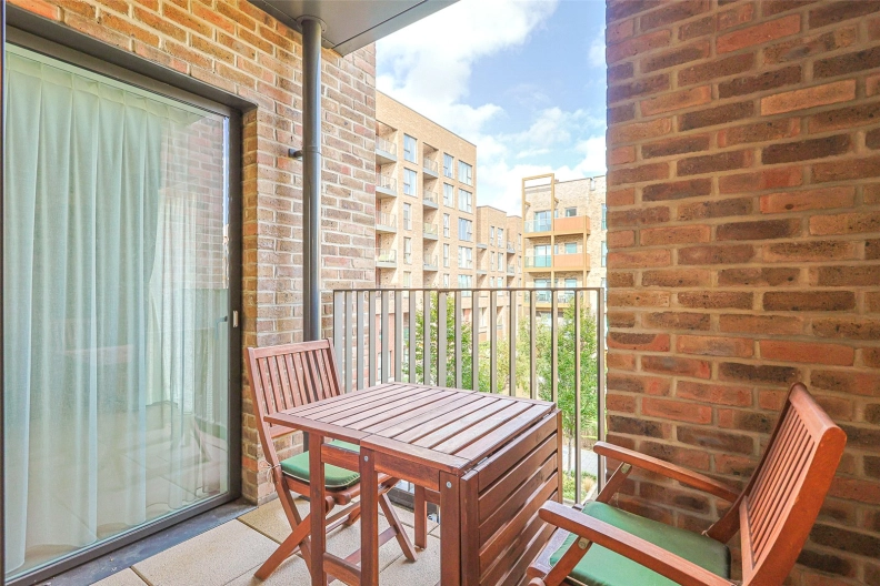 1 bedroom apartments/flats for sale in Lismore Boulevard, Colindale Gardens, Colindale - NW9 view 10