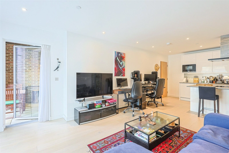 1 bedroom apartments/flats for sale in Lismore Boulevard, Colindale Gardens, Colindale - NW9 view 13