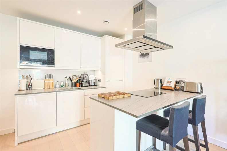 1 bedroom apartments/flats for sale in Lismore Boulevard, Colindale Gardens, Colindale - NW9 view 14