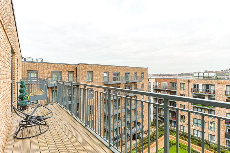 1 bedroom apartments/flats for sale in Beaufort Square, Beaufort Park, Colindale - NW9 view 9