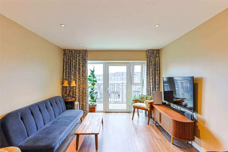 1 bedroom apartments/flats for sale in Beaufort Square, Beaufort Park, Colindale - NW9 view 2