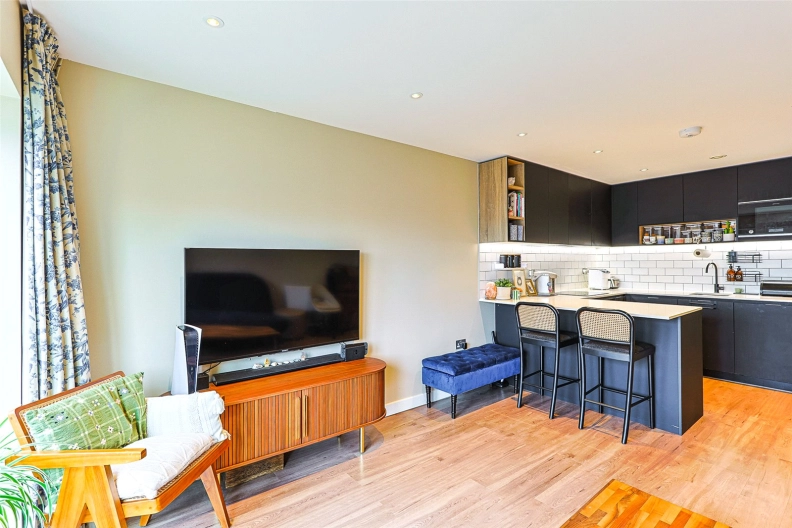 1 bedroom apartments/flats for sale in Beaufort Square, Beaufort Park, Colindale - NW9 view 3