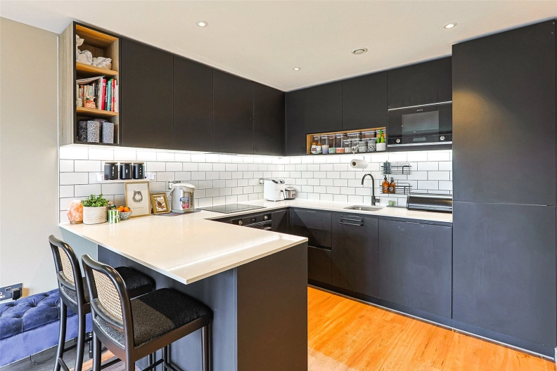 1 bedroom apartments/flats for sale in Beaufort Square, Beaufort Park, Colindale - NW9 view 13