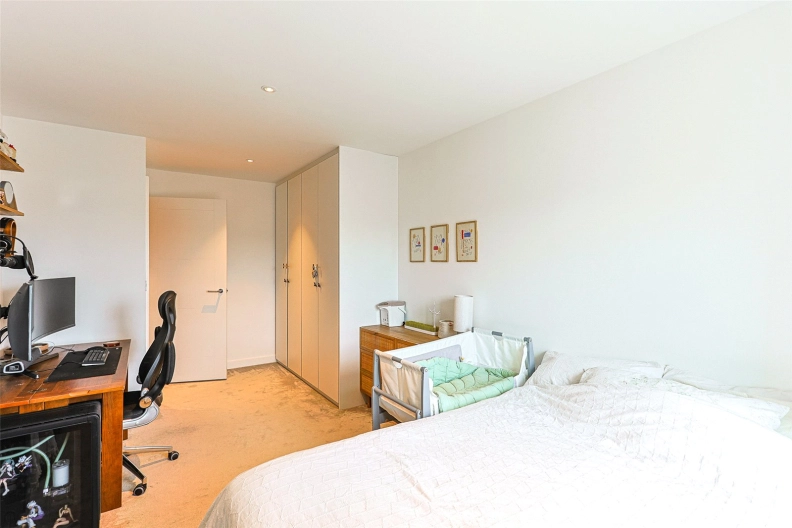 1 bedroom apartments/flats for sale in Beaufort Square, Beaufort Park, Colindale - NW9 view 6