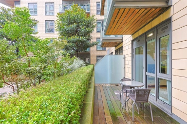 Longfield Avenue, Ealing - W5 view 9