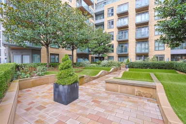 Longfield Avenue, Ealing - W5 view 10