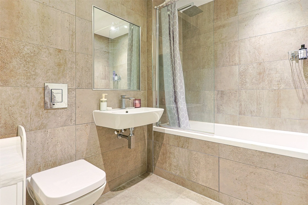 2 bedrooms apartments/flats for sale in Royal Engineers Way, Mill Hill - NW7 view 8