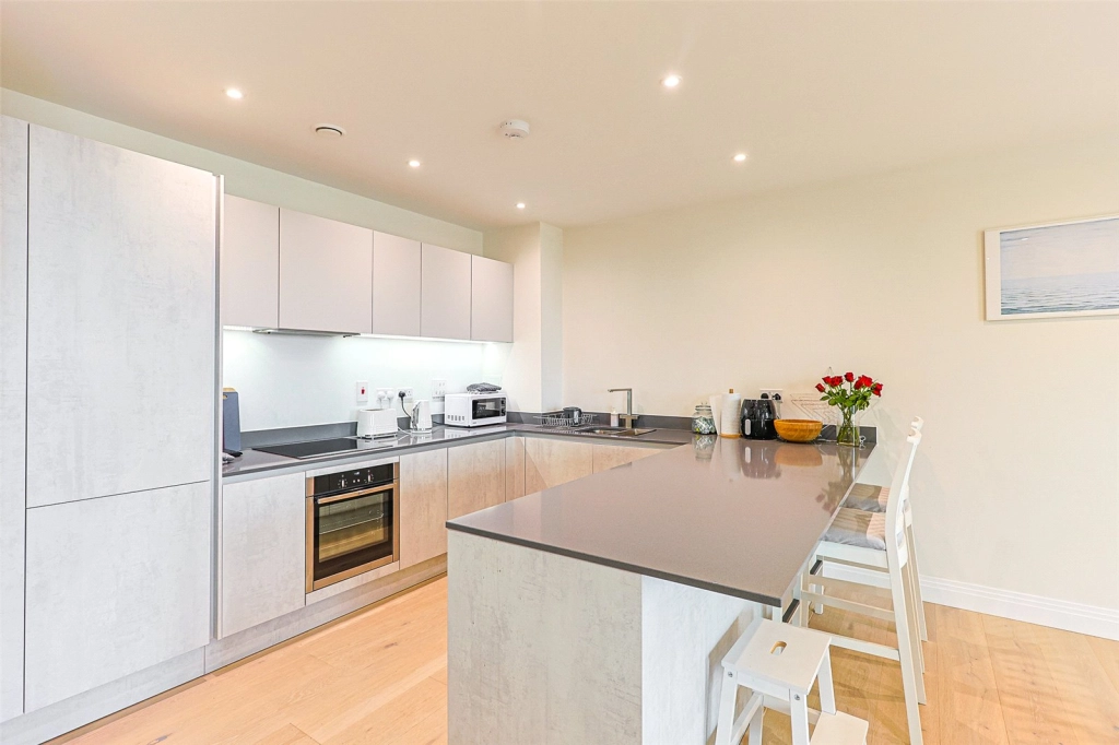 2 bedrooms apartments/flats for sale in Royal Engineers Way, Mill Hill - NW7 view 19