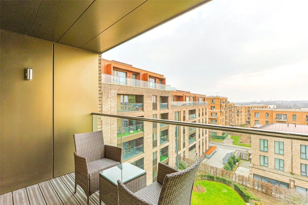 2 bedrooms apartments/flats for sale in Royal Engineers Way, Mill Hill - NW7 view 13