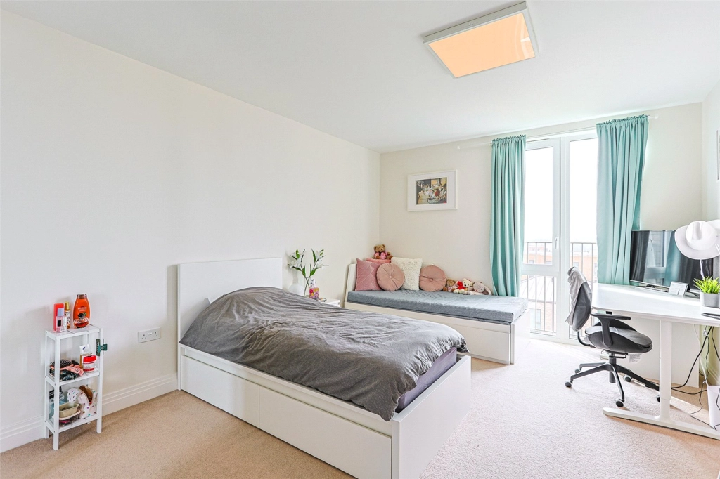 2 bedrooms apartments/flats for sale in Royal Engineers Way, Mill Hill - NW7 view 7