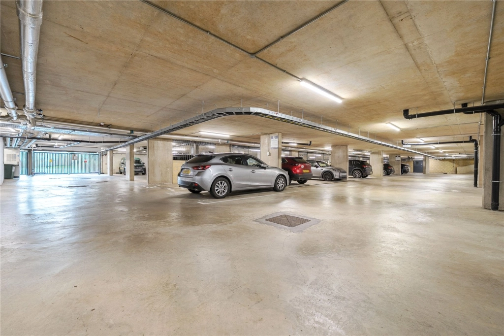 2 bedrooms apartments/flats for sale in Royal Engineers Way, Mill Hill - NW7 view 23