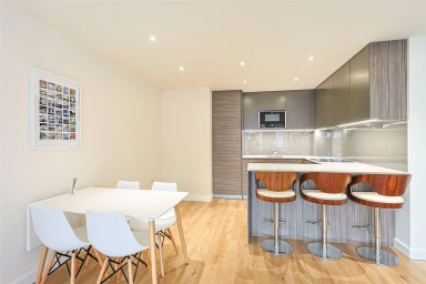 Beaufort Square, Beaufort Park, Colindale - NW9 view 4