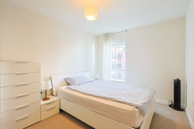 Beaufort Square, Beaufort Park, Colindale - NW9 view 11