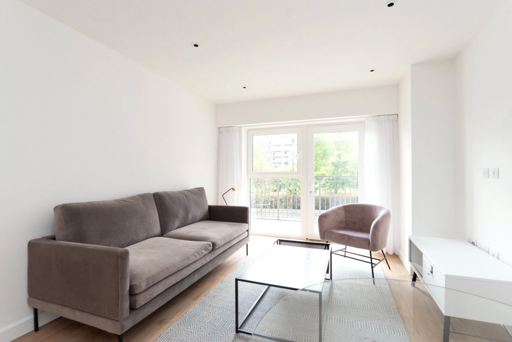 1 bedroom apartments/flats for sale in Beaufort Square, Beaufort Park, Colindale - NW9 view 4