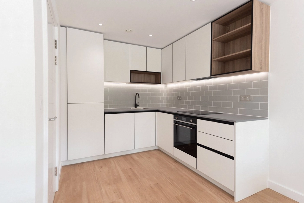 1 bedroom apartments/flats for sale in Beaufort Square, Beaufort Park, Colindale - NW9 view 2