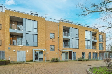 Tentelow Lane, Southall - UB2 view 1
