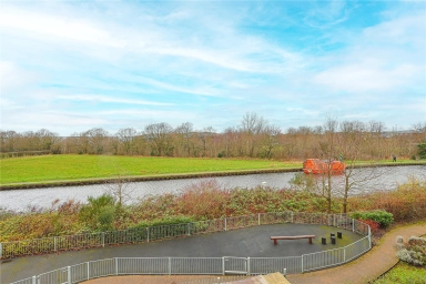 Tentelow Lane, Southall - UB2 view 13