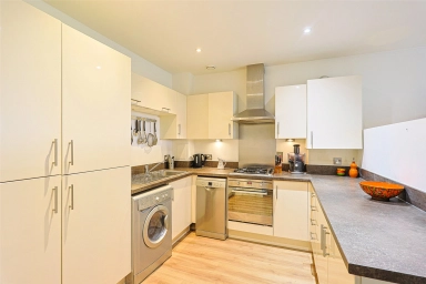 Tentelow Lane, Southall - UB2 view 8