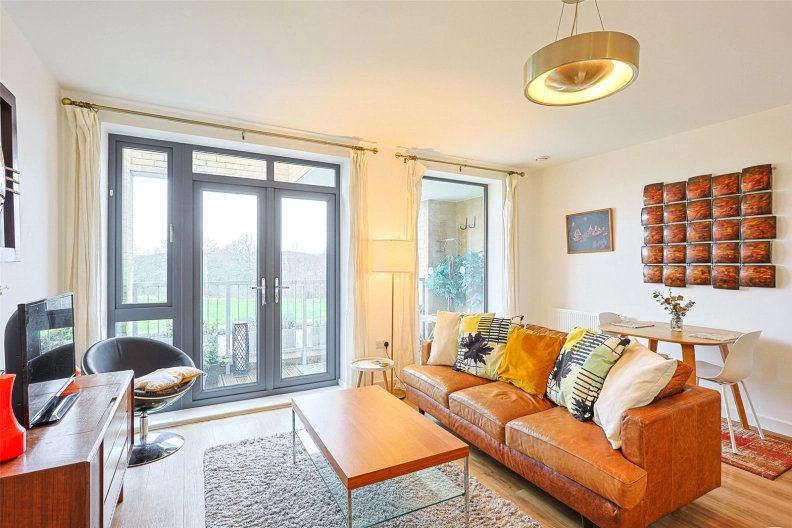 2 bedrooms apartments/flats for sale in Tentelow Lane, Southall - UB2 view 4