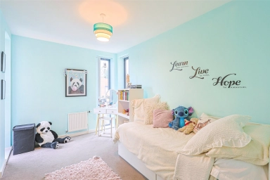Tentelow Lane, Southall - UB2 view 6