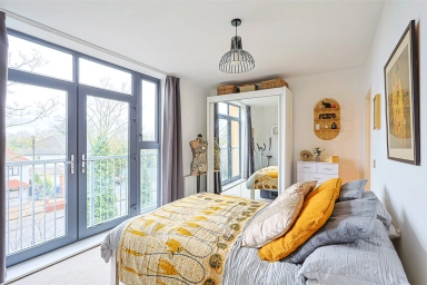 Tentelow Lane, Southall - UB2 view 11
