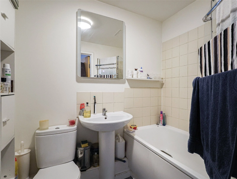 1 bedroom apartments/flats to sale in Boulevard Drive, Beaufort Park, Colindale-image 8