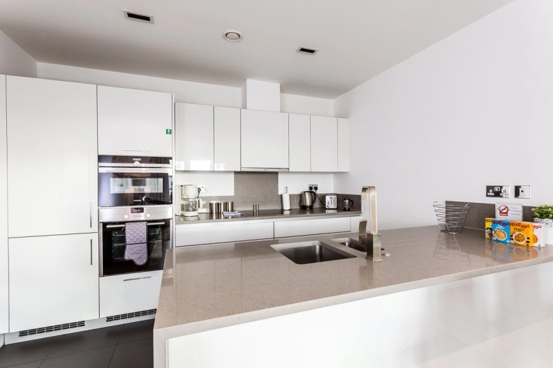 2 bedrooms apartments/flats for sale in Longfield Avenue, Ealing - W5 view 7