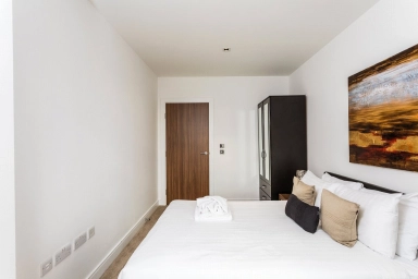 Longfield Avenue, Ealing W5 image 15