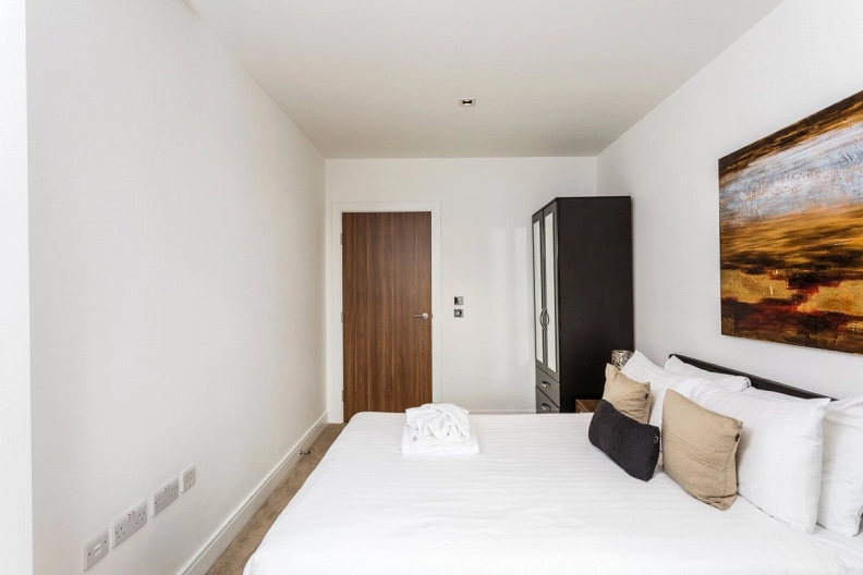 2 bedrooms apartments/flats for sale in Longfield Avenue, Ealing - W5 view 13