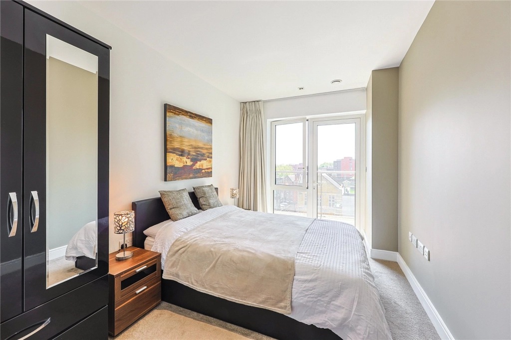2 bedrooms apartments/flats for sale in Longfield Avenue, Ealing - W5 view 13