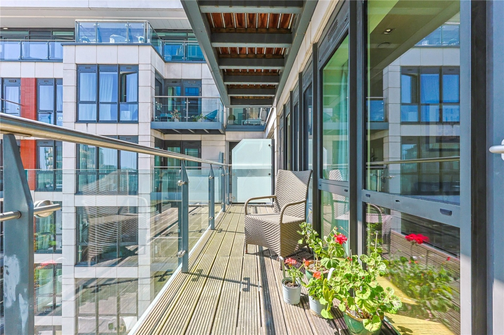 2 bedrooms apartments/flats for sale in Longfield Avenue, Ealing - W5 view 9